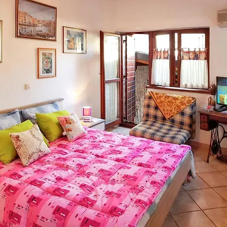 Welcoming In - 75 Sqm With View