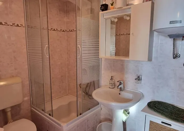 Welcoming In - 75 Sqm With View *