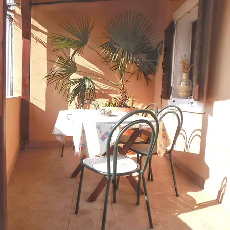 Welcoming In - 75 Sqm With View